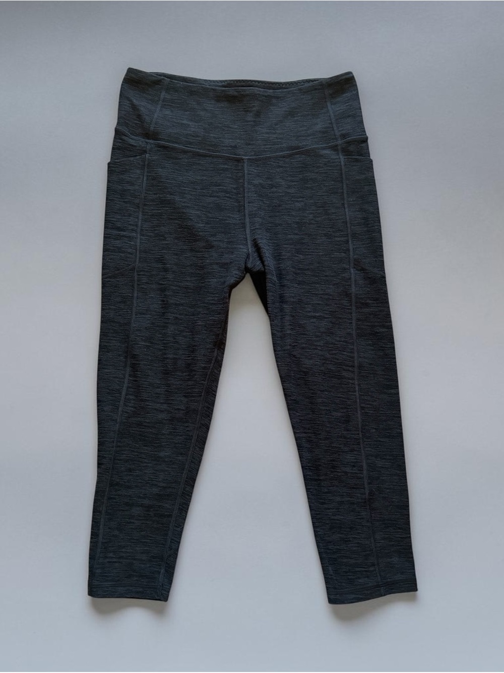 Victory Secret High-Waist Dark Gray Cropped Active Leggings